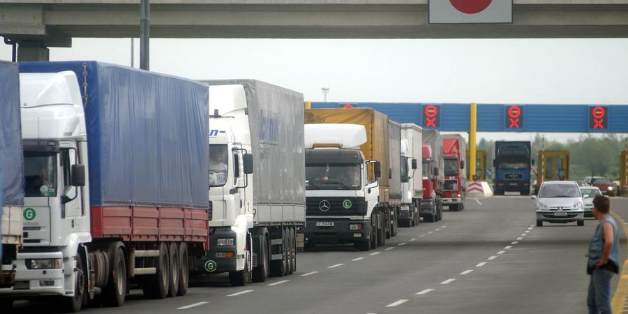 Na-granici-Srbije-i-Hrvatske-kolona-kamiona-od-15-kilometara.jpg